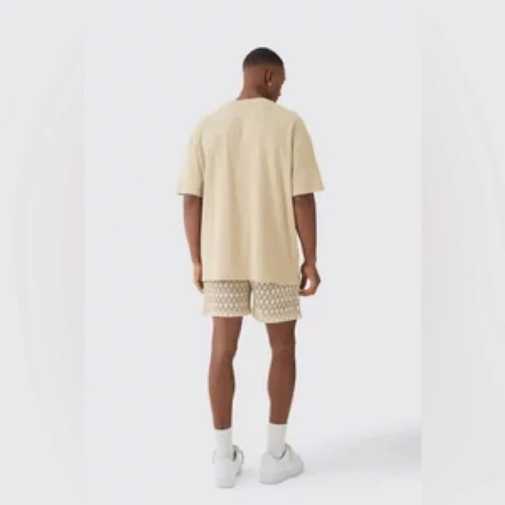 BoohooMAN Elasticated Waist Jacquard Bermuda Shorts